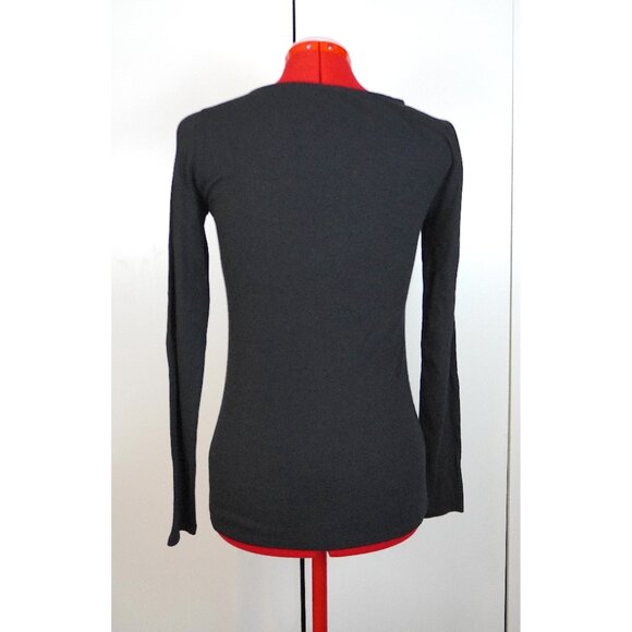 Express Ribbed Lace-Trim V-Neck Long Sleeve - Picture 4 of 8